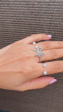 Load and play video in Gallery viewer, Mariposa ring set 🦋
