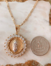 Load image into Gallery viewer, Unisex virgen-necklace
